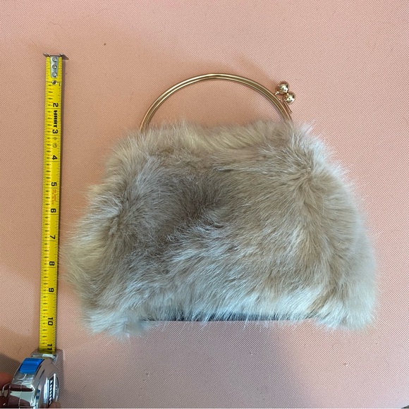 Chic Faux Fur Purse with Ball Clasp Fastening - Picture 6 of 8